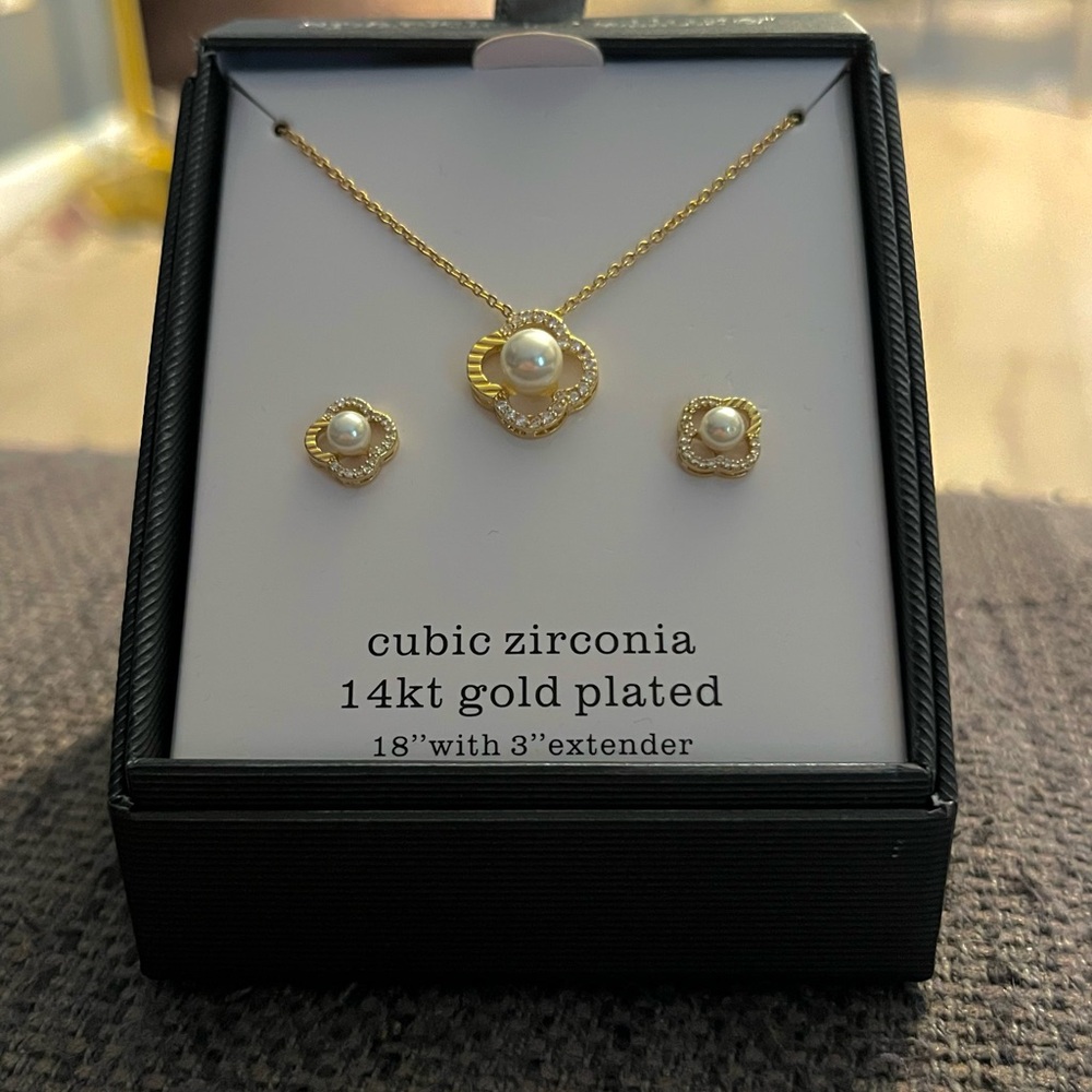 Gold Plated Pearl Jewelry Set